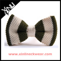 Cravate d&#39;arc de tricotage en soie faite sur commande de cadeau d&#39;homme avec des points de broderie